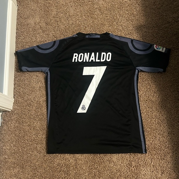 Real Madrid Ronaldo Kids Black Soccer Jersey - Picture 4 of 4